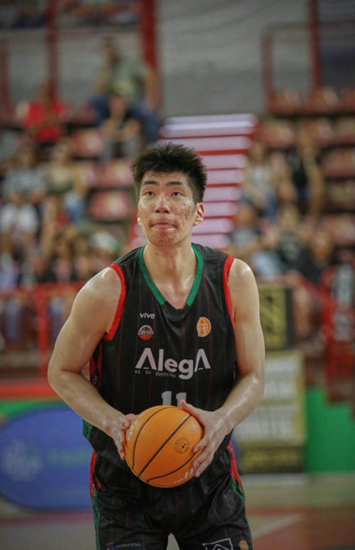 斗球体育-西乙常规赛-余嘉豪5投3中&amp;罚球4中4 得到11分3板1助